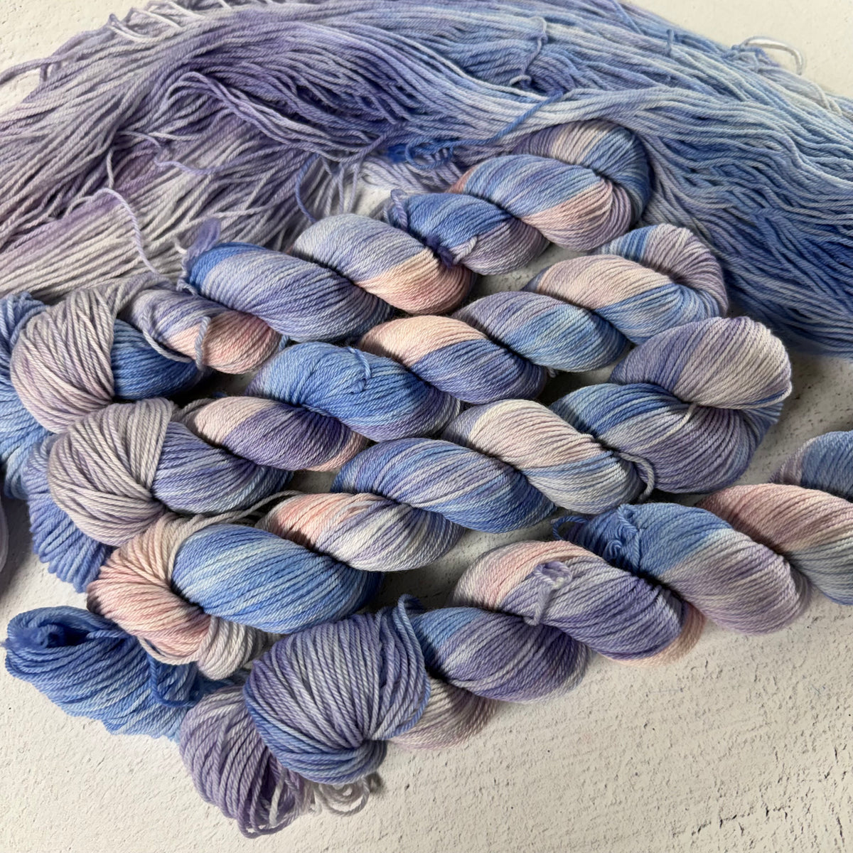 one hit wonder~ set of 6 50g signature soft sock 💜